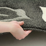 Stunning Thick Leaf Rug Black